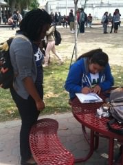 Briana Lamb getting students to sign her petition